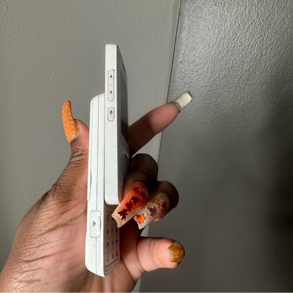 LG Silver Compact Phone (does not come with cord) novelty - Picture 5 of 5